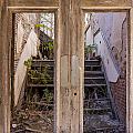 Decaying History